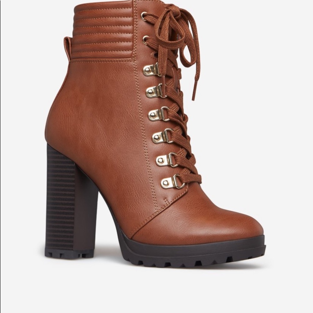 Block heel bootie